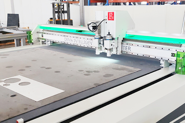 得馬裁切機(jī)