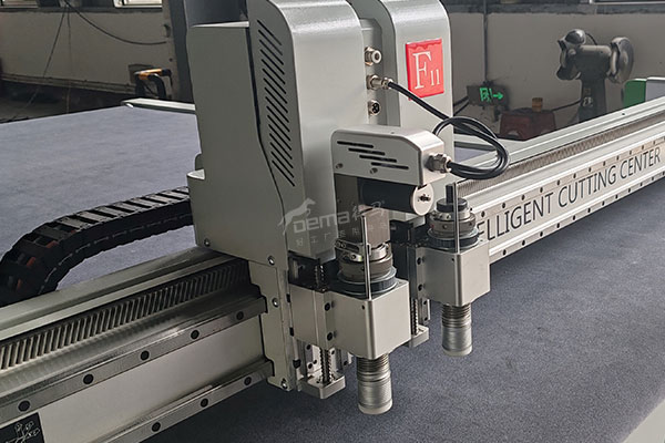 得馬F11高速裁切機