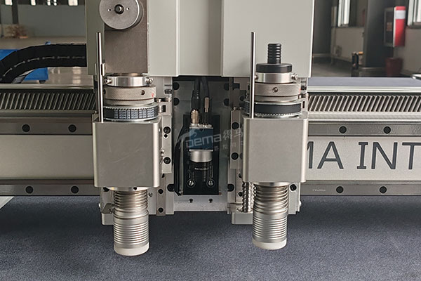 得馬高速裁切機(jī)